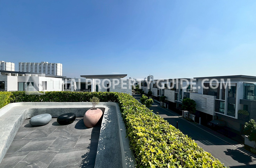 House with Private Pool in Pattanakarn 